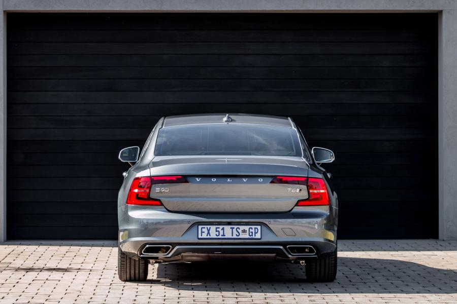  Volvo S90 T6 R-Design 2017 года  (ZA) (фото 15 из 20)